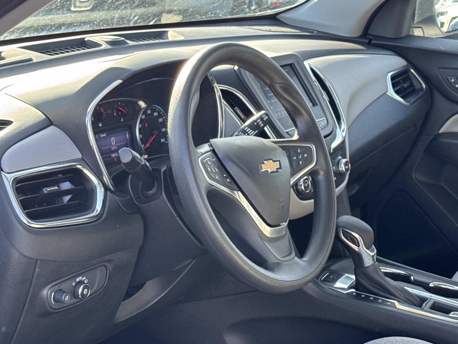 Used 2022 Chevrolet Equinox LS w/ LS Convenience Package image 12