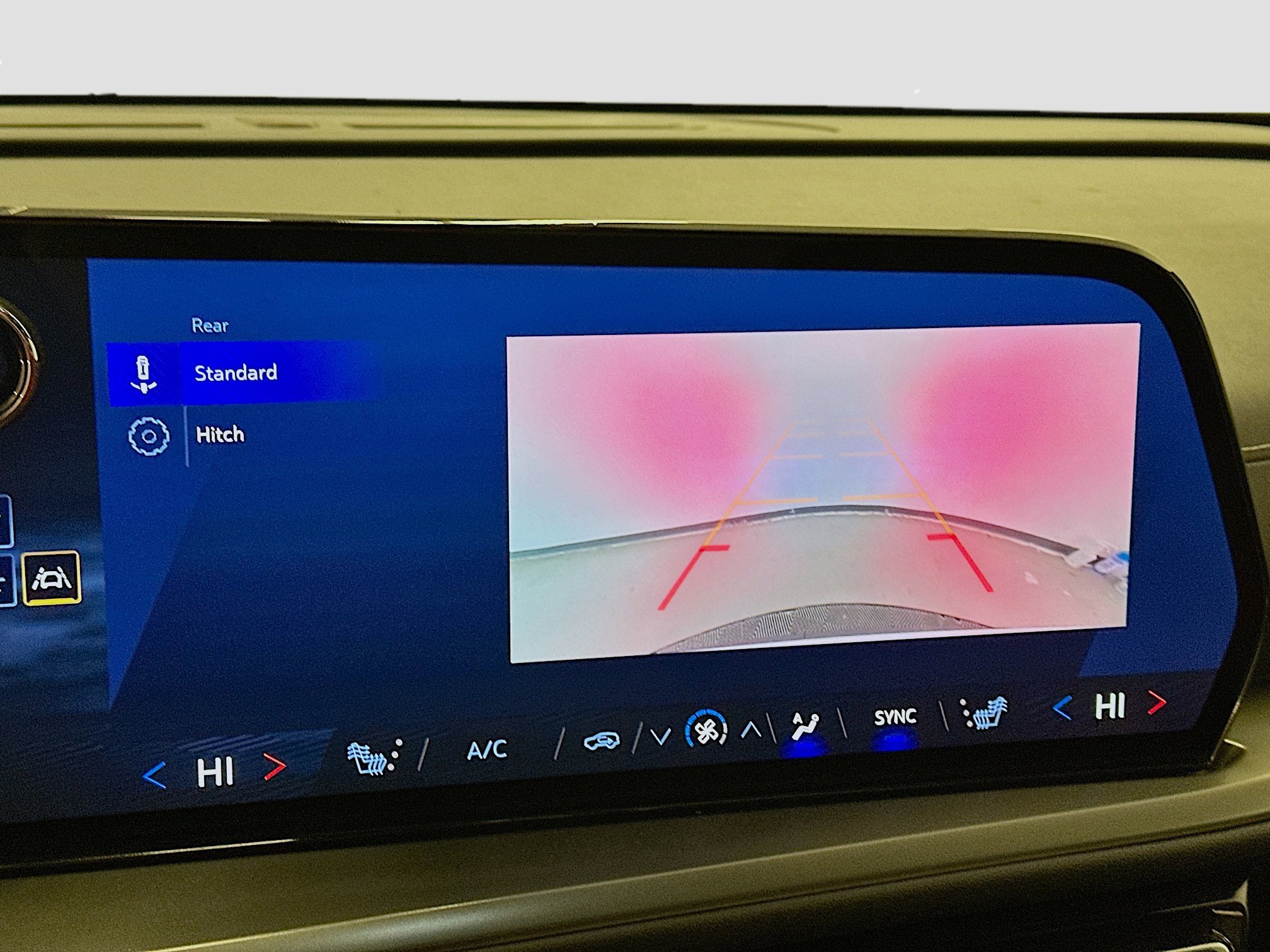 Used 2025 Chevrolet Traverse LT image 23