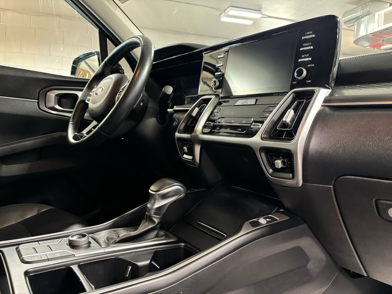 Used 2021 Kia Sorento S image 13