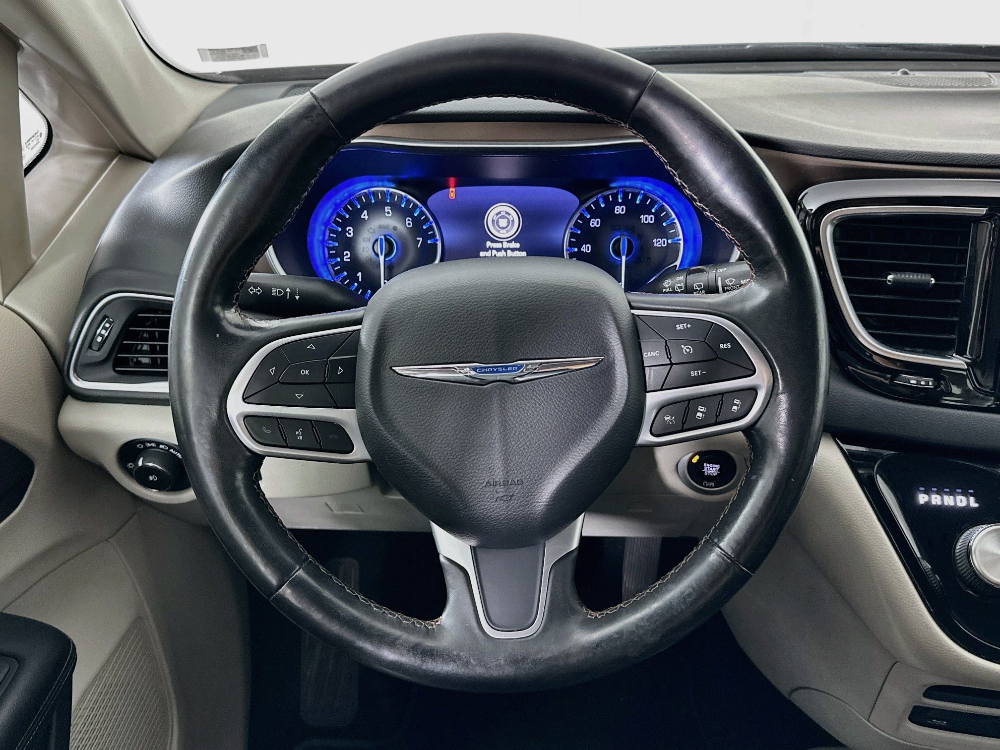 Used 2019 Chrysler Pacifica Touring-L Plus w/ Advanced Safetytec Group FWD image 18