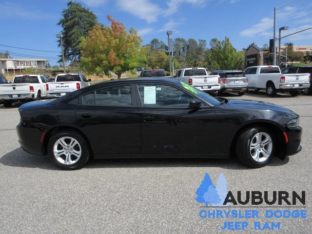 Used 2020 Dodge Charger SXT w/ Leather Interior Group image 3