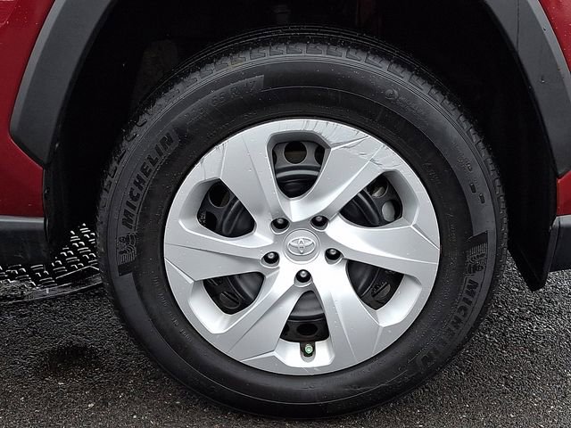 Used 2024 Toyota RAV4 LE image 8
