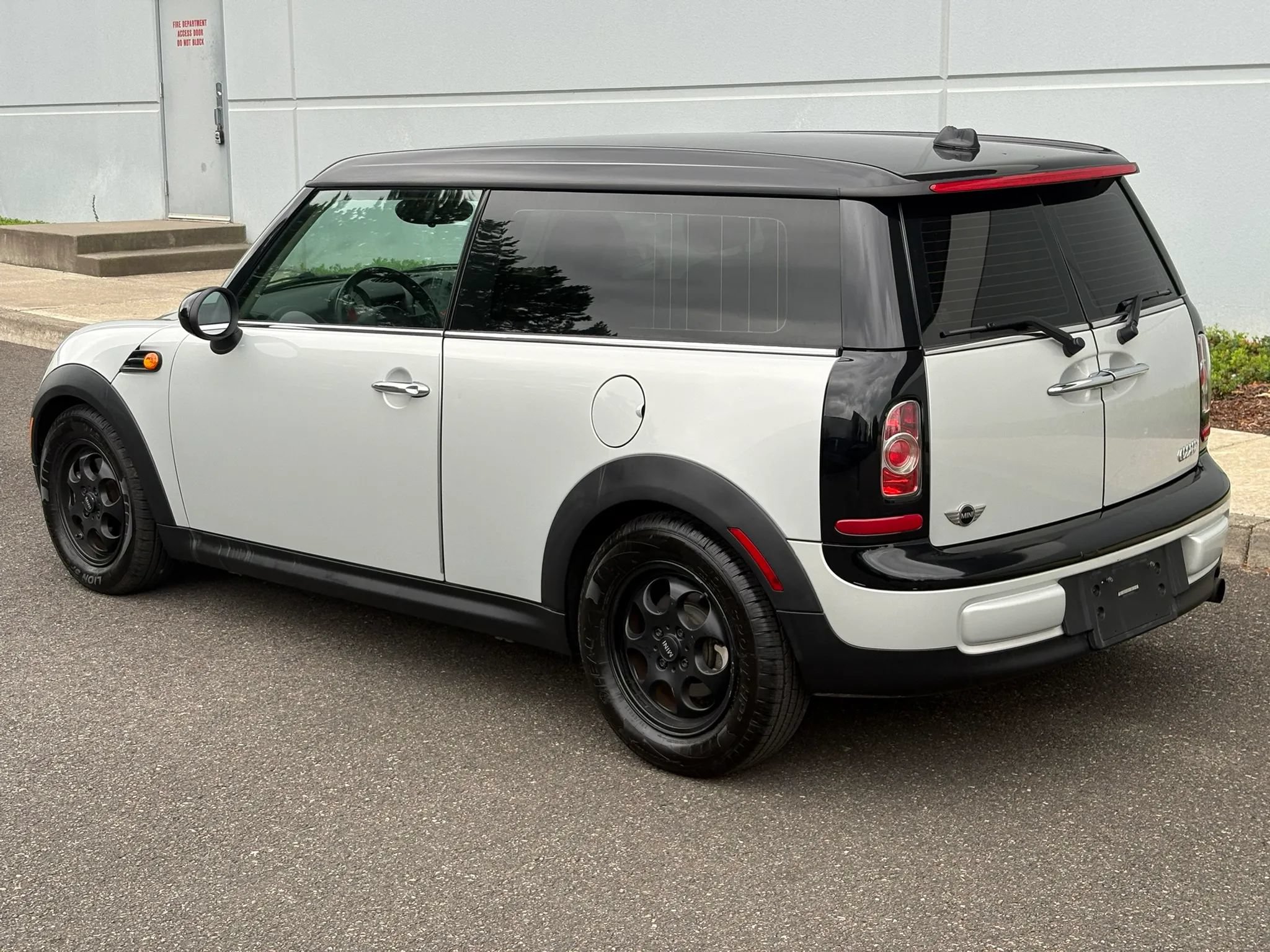 Used 2014 MINI Cooper Clubman FWD image 4