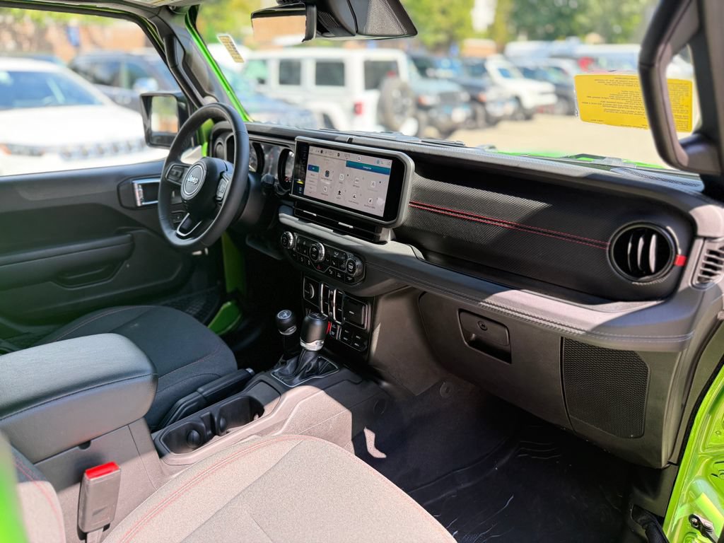 Used 2025 Jeep Wrangler Unlimited Rubicon w/ Safety Group AWD/4WD image 13