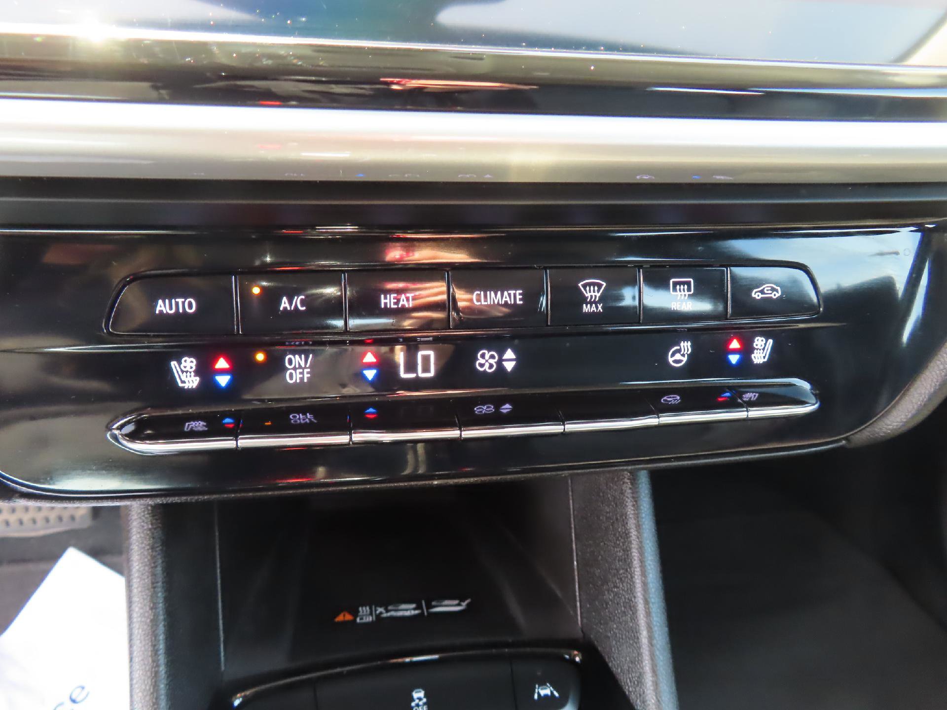Used 2023 Chevrolet Bolt EUV LT w/ Convenience Package FWD image 32