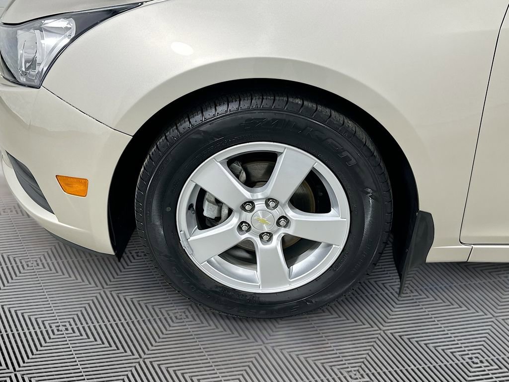 Used 2014 Chevrolet Cruze LT image 25