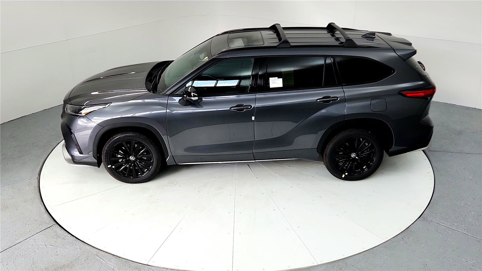 Used 2023 Toyota Highlander XSE AWD/4WD image 16