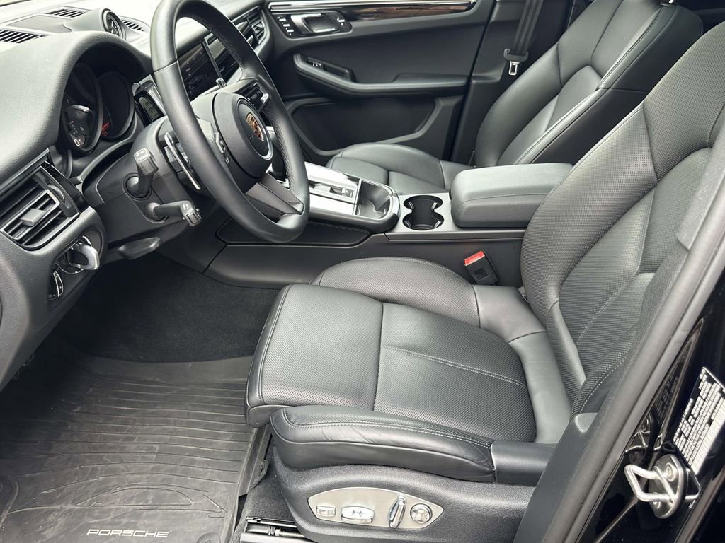 Certified 2022 Porsche Macan S AWD/4WD image 20