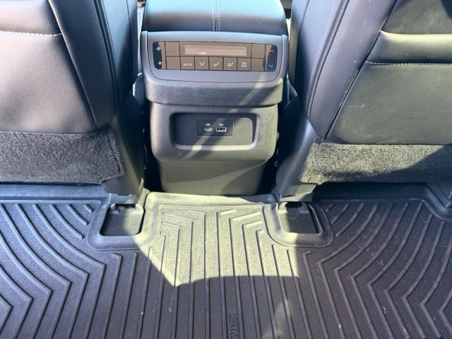 Used 2024 Nissan Pathfinder SL AWD/4WD image 29