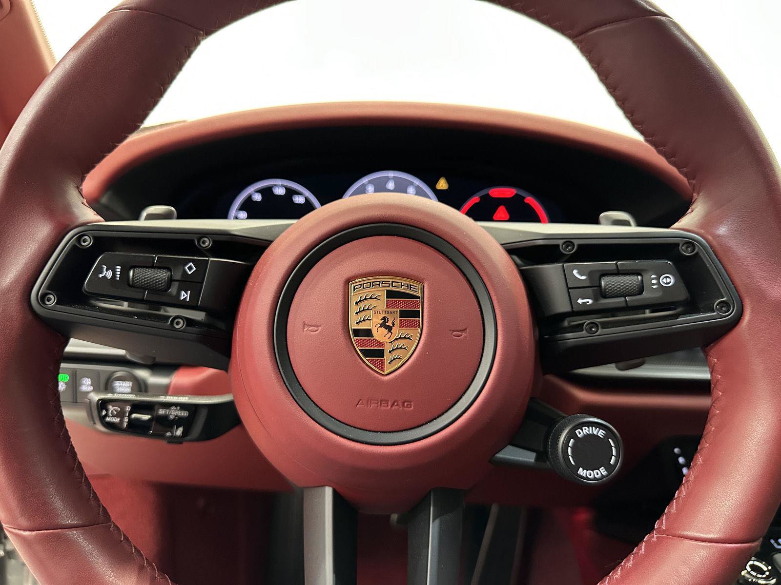 Used 2025 Porsche 911 Carrera RWD image 27