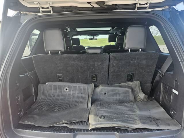 Used 2018 Ford Expedition XLT w/ Equipment Group 202A AWD/4WD image 23