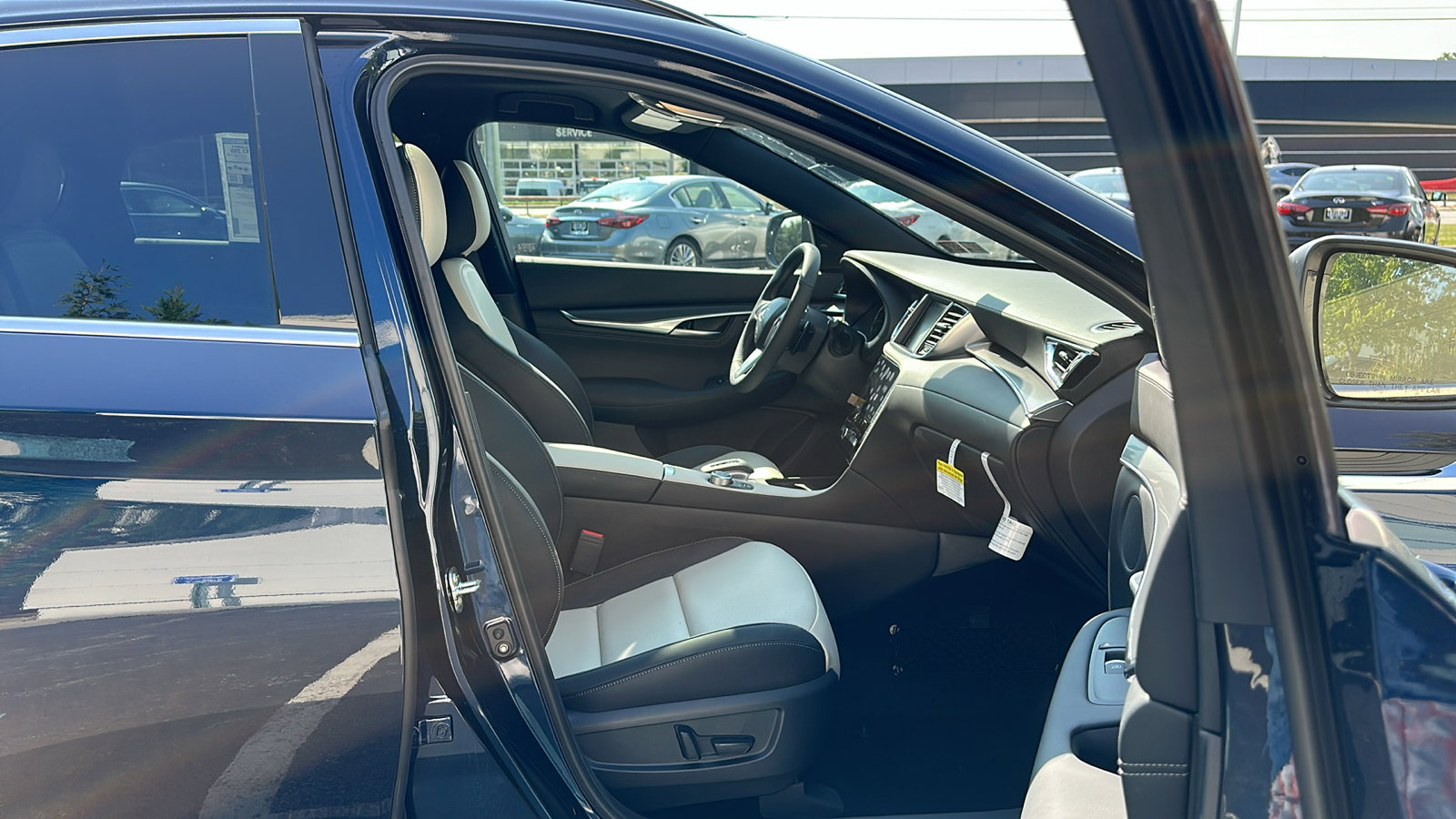 New 2025 INFINITI QX55 Luxe w/ Cargo Package image 9