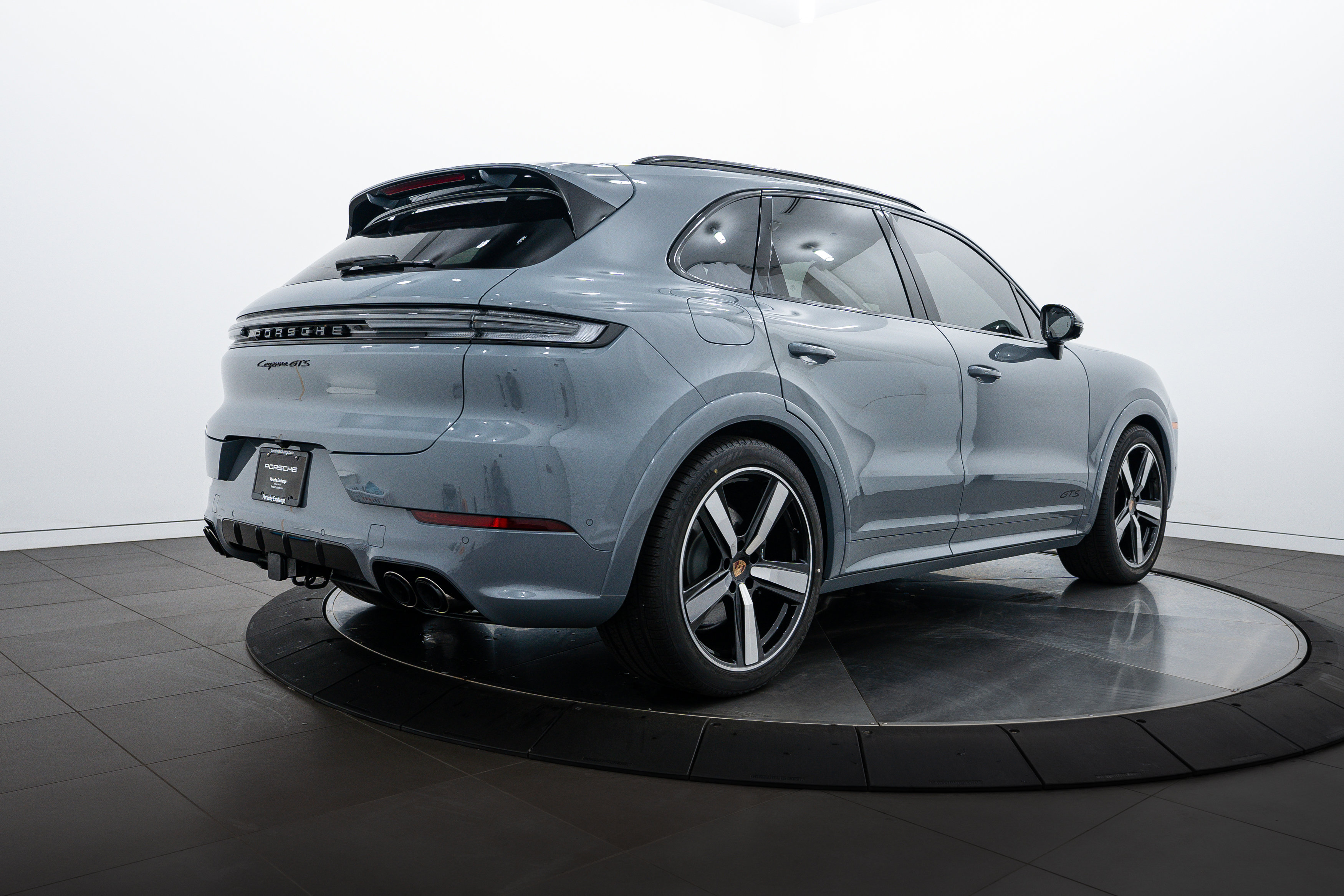 New 2025 Porsche Cayenne GTS image 7