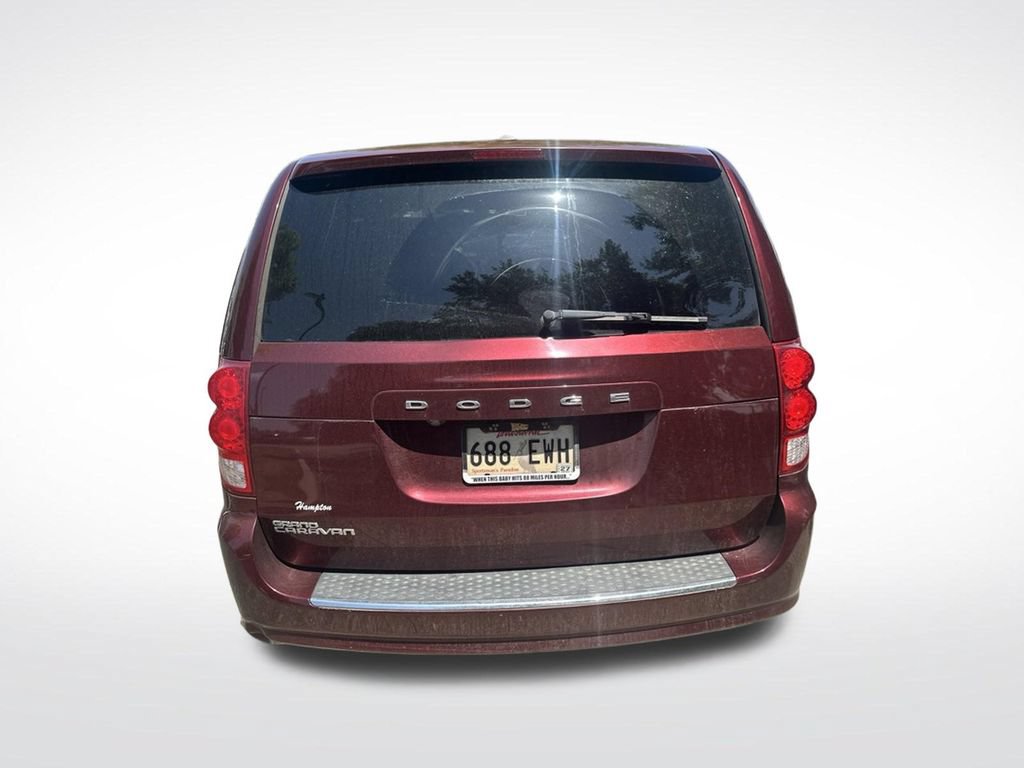 Used 2018 Dodge Grand Caravan SE w/ UConnect Hands-Free Group FWD image 9