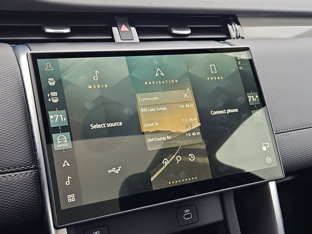 Used 2024 Land Rover Discovery Sport Dynamic SE image 18