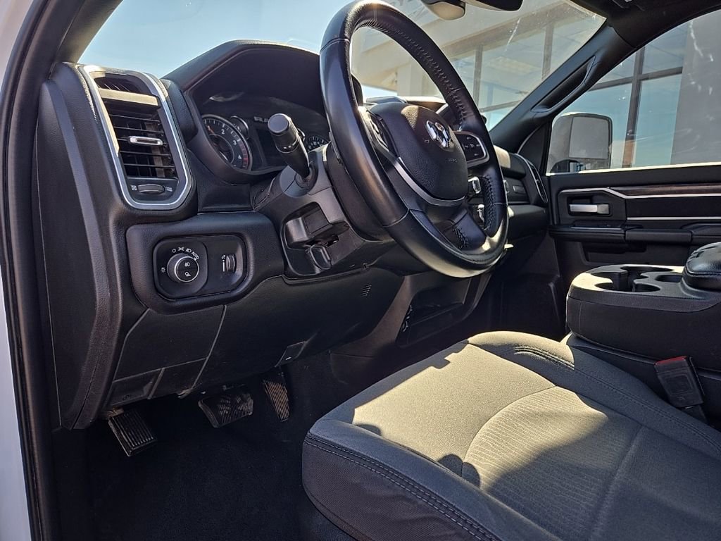 Used 2024 RAM 2500 Big Horn AWD/4WD image 43