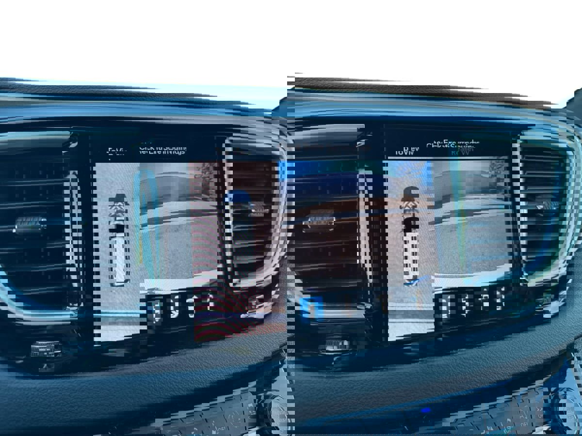 Used 2020 Chrysler Pacifica Touring-L image 13