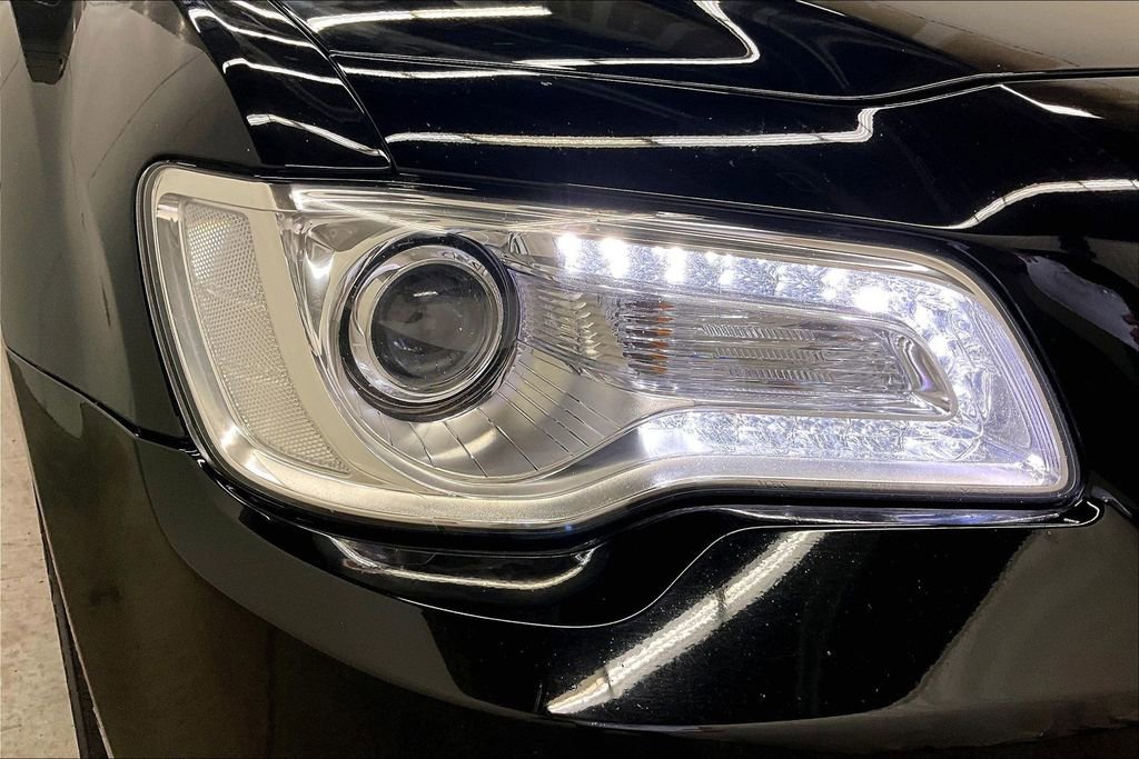 Used 2023 Chrysler 300 Touring AWD/4WD image 30