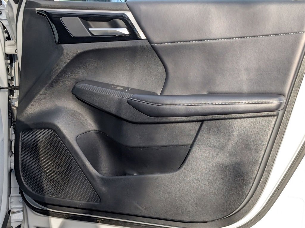 Used 2024 Mitsubishi Outlander SE image 38