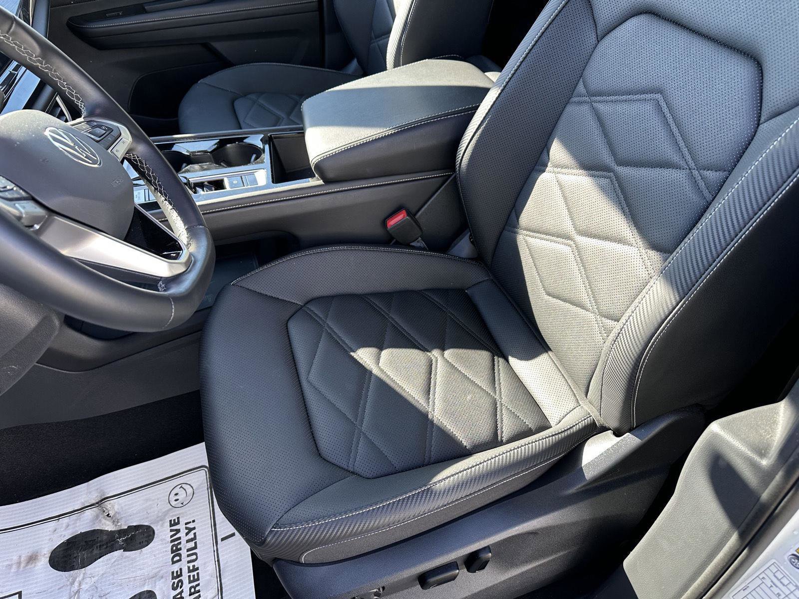 Used 2025 Volkswagen Atlas Cross Sport SE image 24