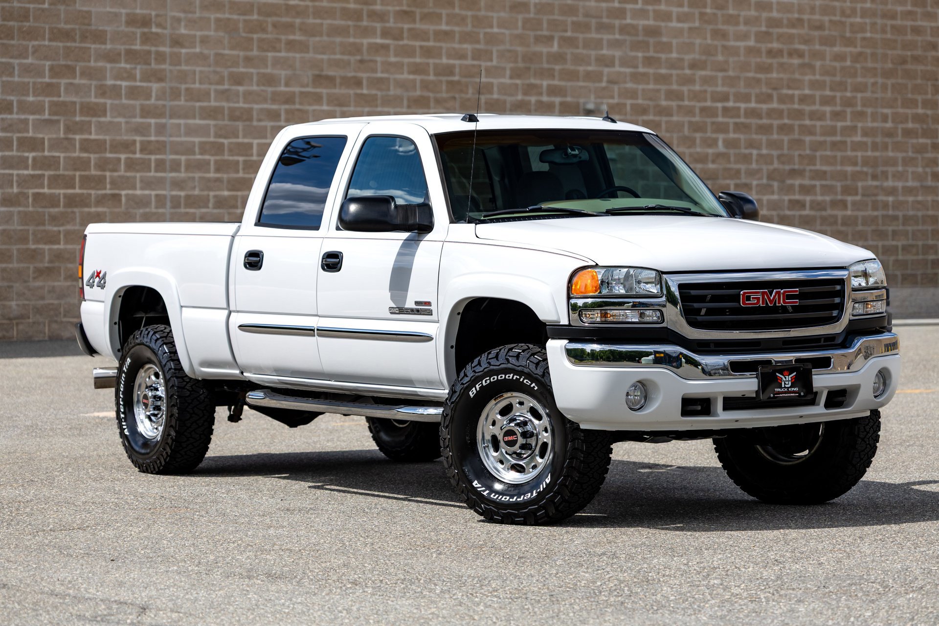 Used 2005 GMC Sierra 2500 SLE w/ Heavy-Duty Power Package