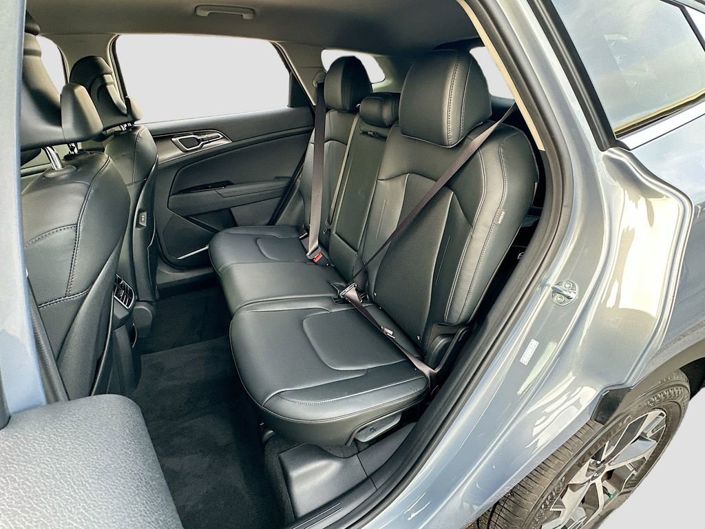 Certified 2025 Kia Sportage EX image 24