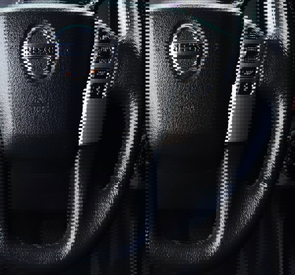 Used 2020 Nissan Titan SV w/ SV Convenience Package image 55