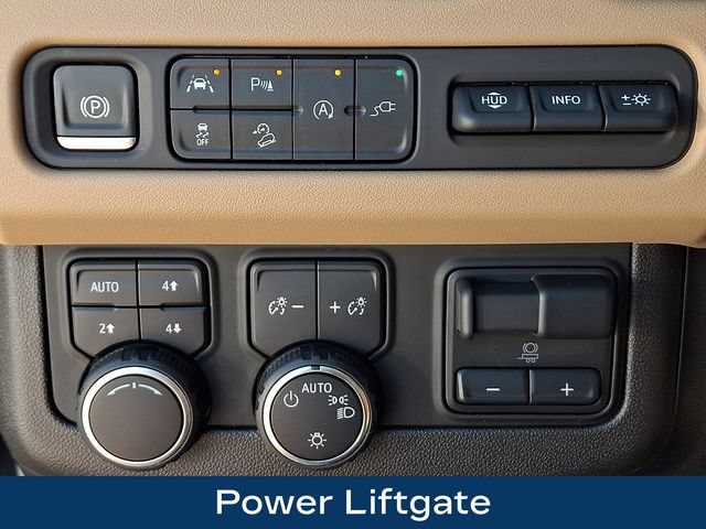 Used 2021 Chevrolet Suburban Premier w/ Premium Package AWD/4WD image 9