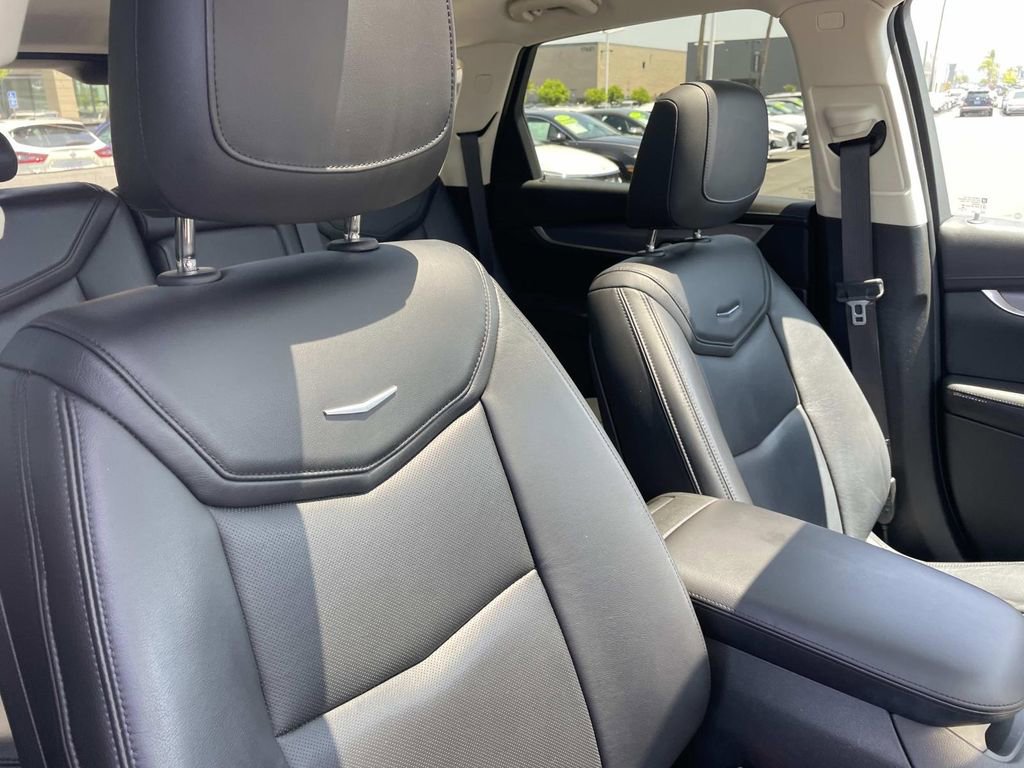 Used 2017 Cadillac XT5 Luxury w/ Driver Awareness Package FWD image 28