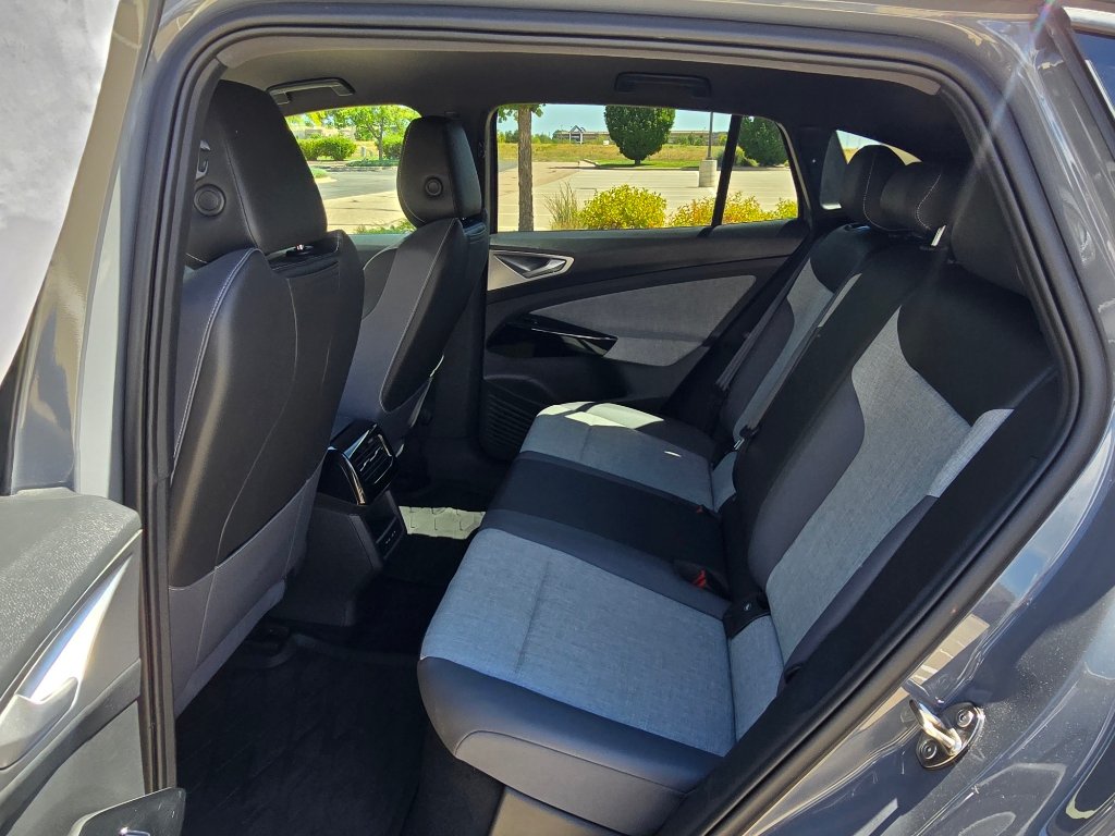 Used 2024 Volkswagen ID.4 2WD image 14