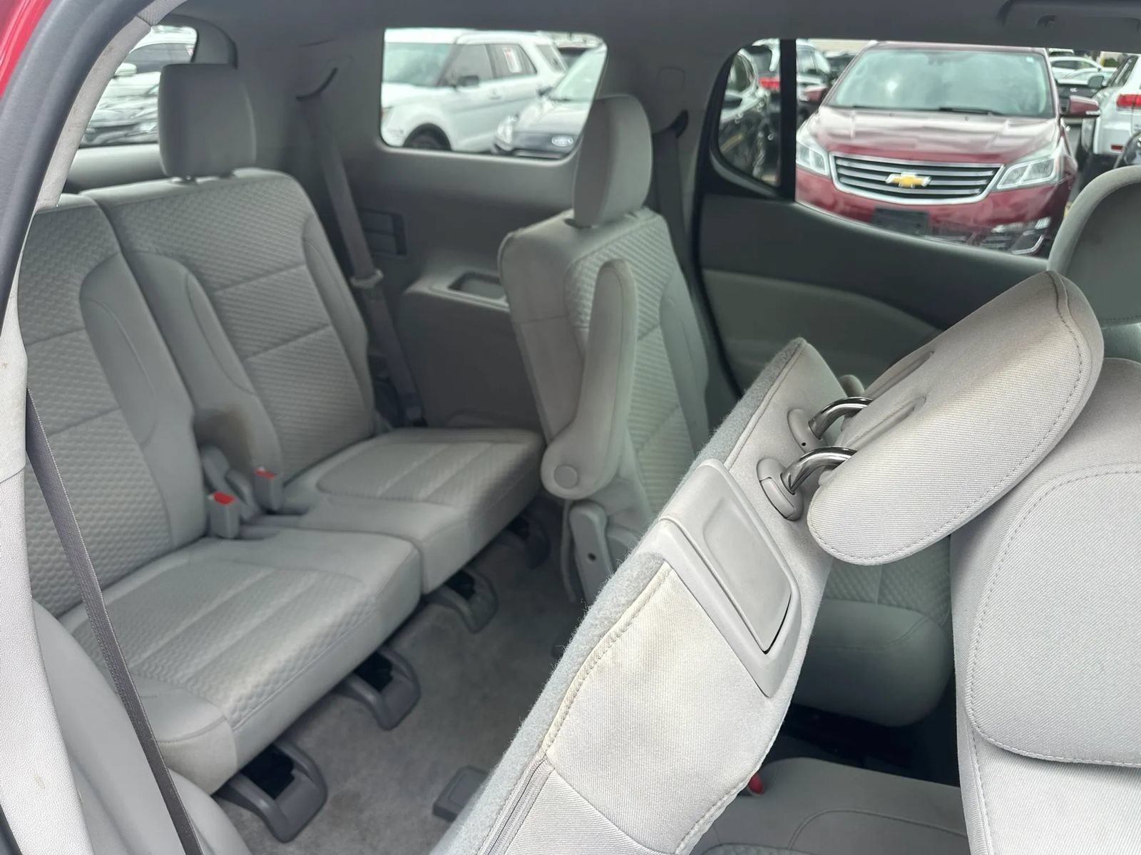 Used 2019 GMC Acadia SLE FWD image 17