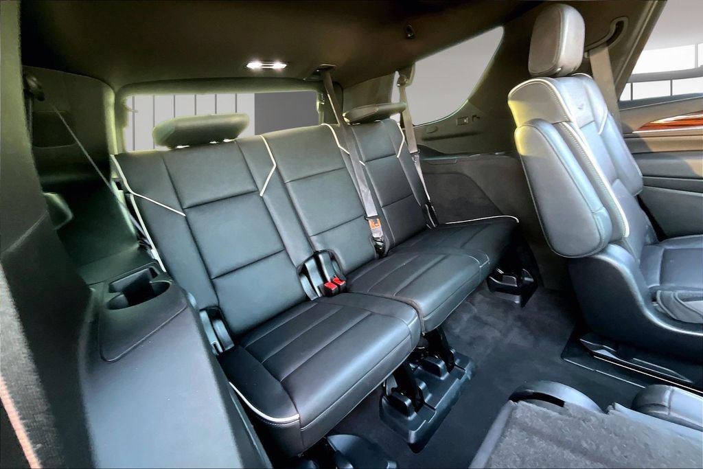 Used 2023 Cadillac Escalade Premium Luxury RWD image 30