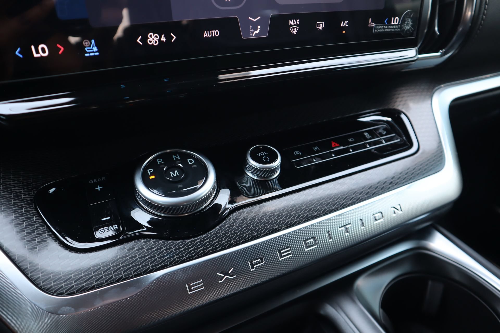 New 2027 Ford Expedition Max Platinum w/ Stealth Appearance Package AWD/4WD image 9