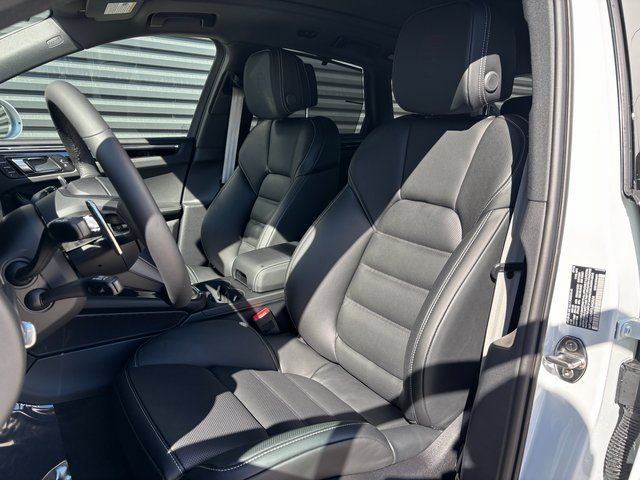 Certified 2026 Porsche Macan S AWD/4WD image 5