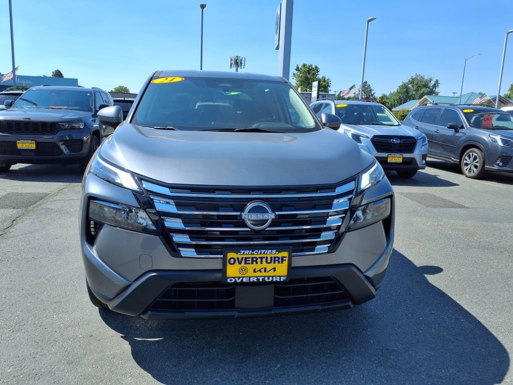 Used 2024 Nissan Rogue SV image 6