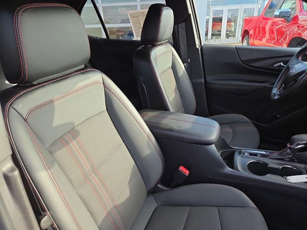 Certified 2024 Chevrolet Equinox RS w/ LPO, Floor Liner Package image 22