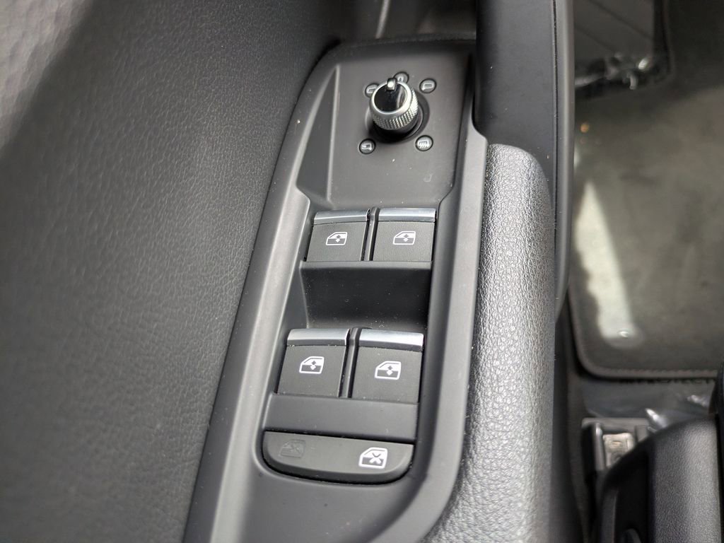 Used 2018 Audi Q5 2.0T Premium Plus w/ Premium Plus Package image 25