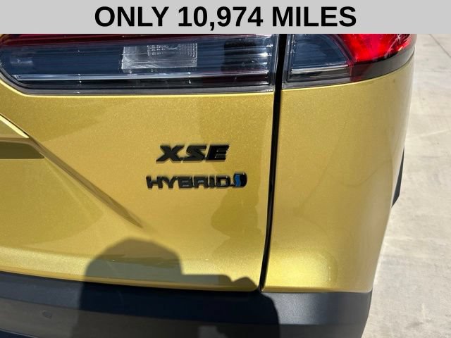 Used 2024 Toyota Corolla Cross AWD Hybrid w/ Convenience Package image 4