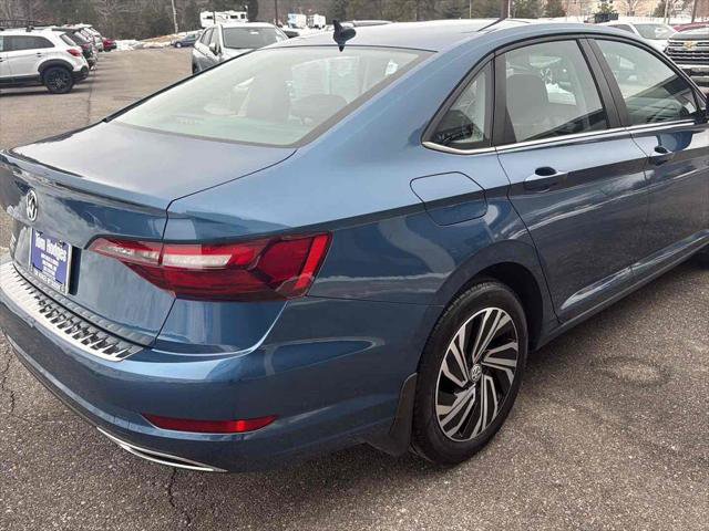 Used 2021 Volkswagen Jetta SEL Premium image 4