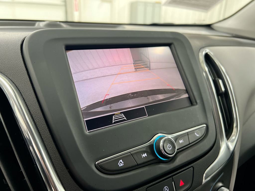 Used 2023 Chevrolet Equinox LS AWD/4WD image 18