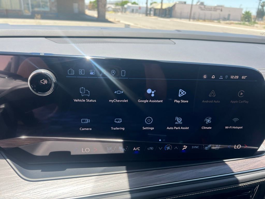 New 2026 Chevrolet Tahoe Premier w/ Sun And Tow Package AWD/4WD image 13