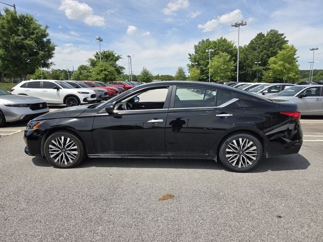 Used 2025 Nissan Altima 2.5 SV FWD image 3