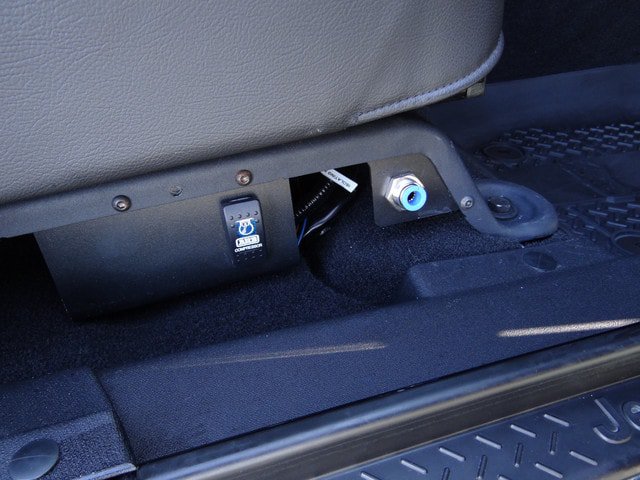 Used 2015 Jeep Wrangler Unlimited Rubicon w/ Connectivity Group AWD/4WD image 29