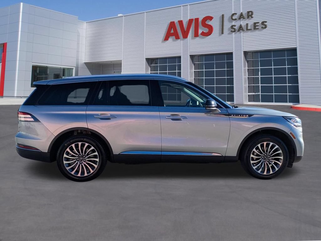 Used 2024 Lincoln Aviator Reserve AWD/4WD image 5