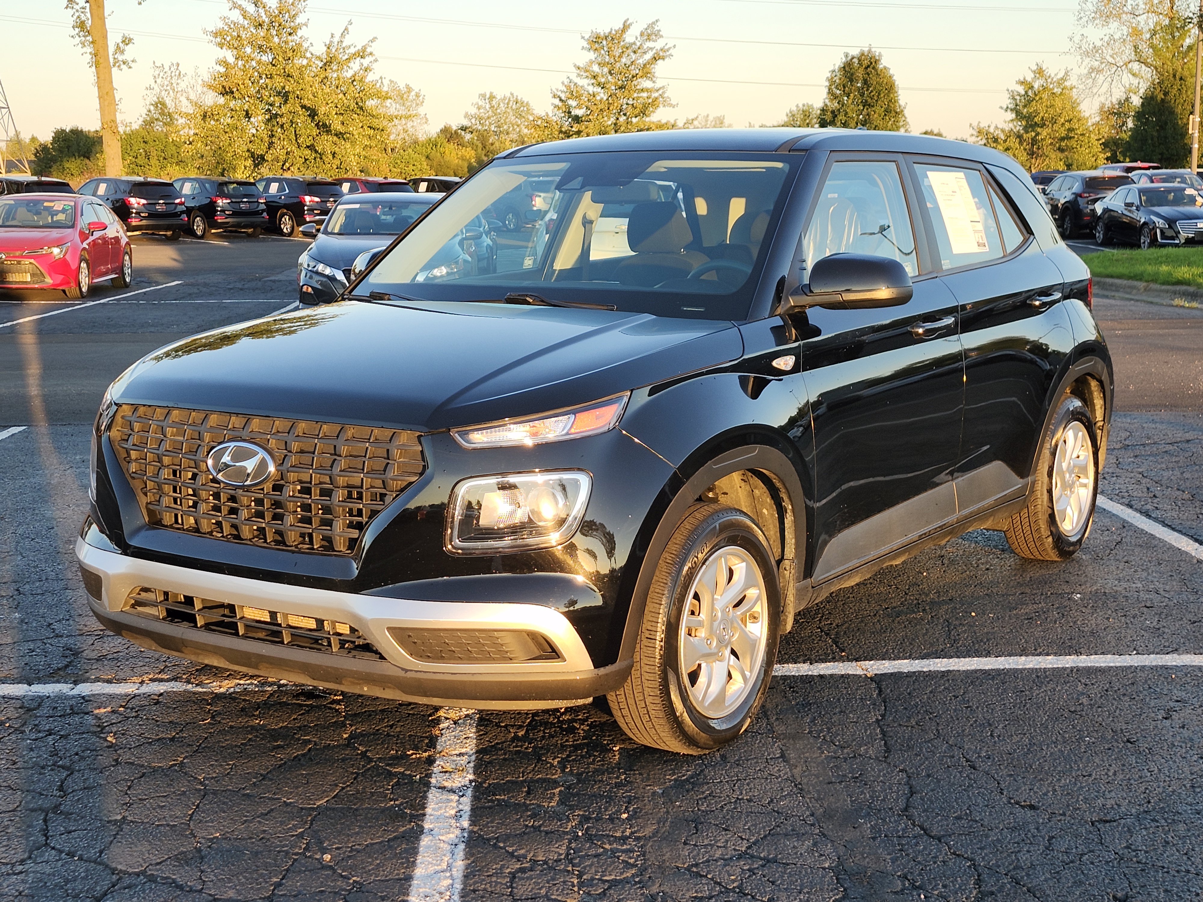 Used 2021 Hyundai Venue SE image 6