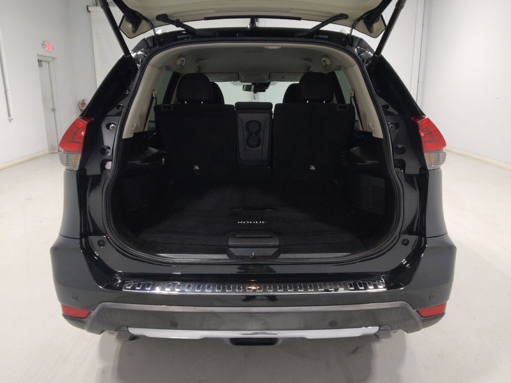 Used 2020 Nissan Rogue SV image 29