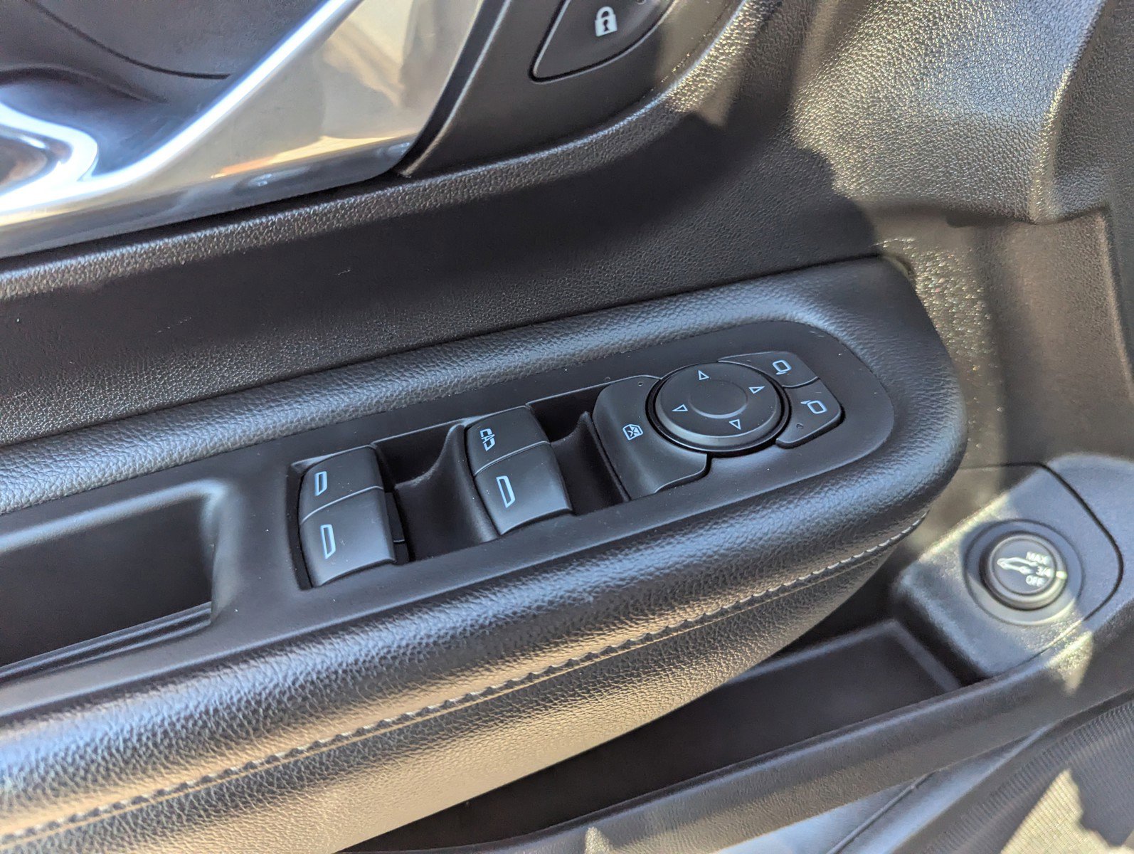 Certified 2024 GMC Terrain SLT image 27