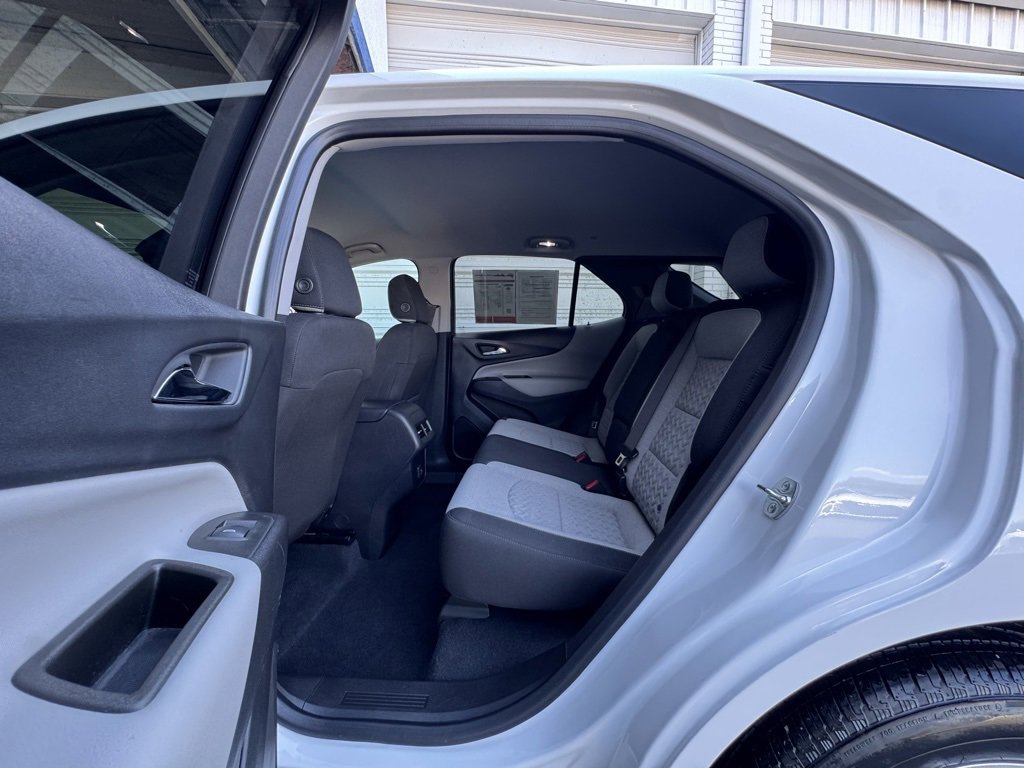 Used 2023 Chevrolet Equinox LT w/ Driver Convenience Package image 12