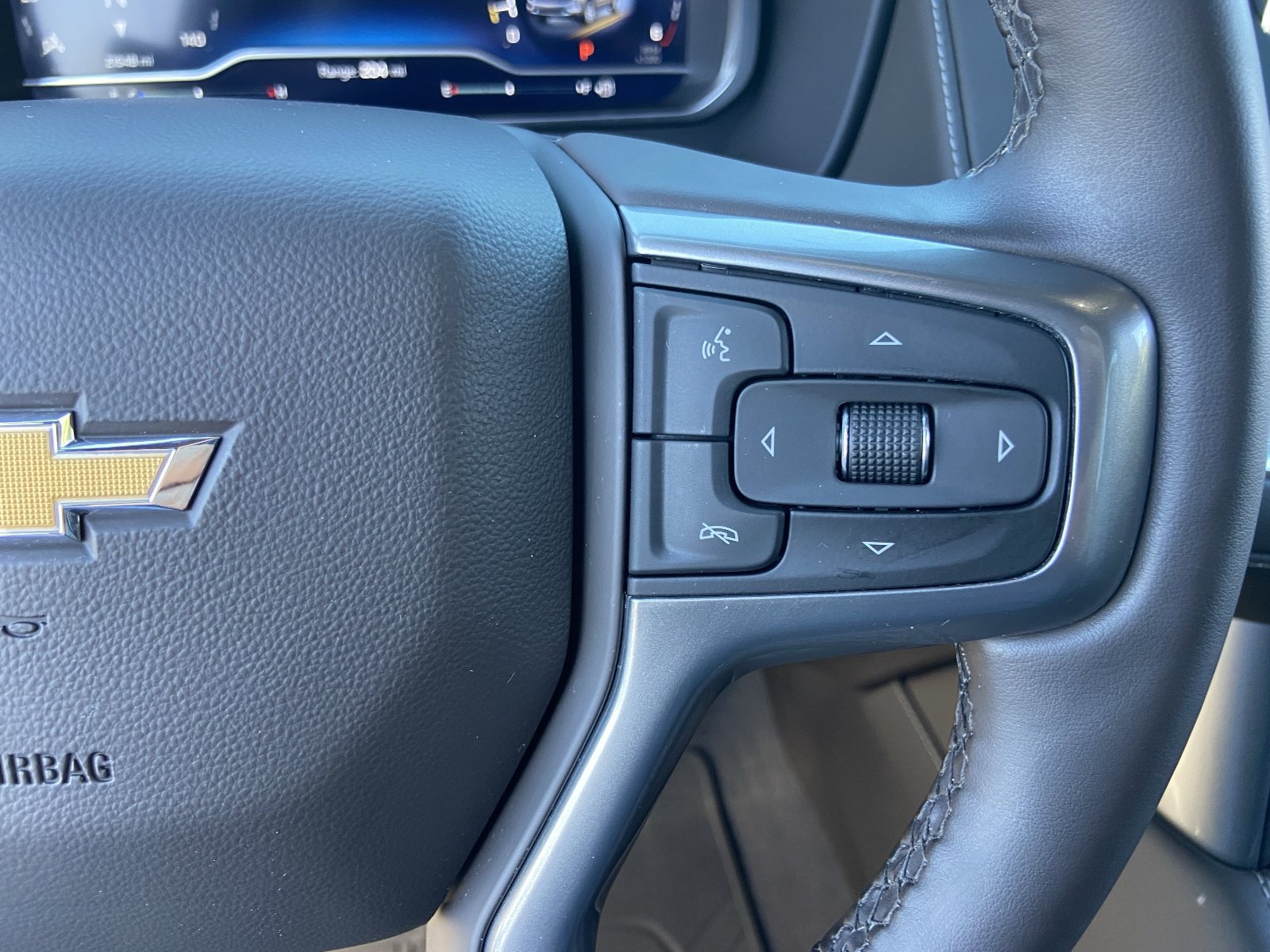 Certified 2023 Chevrolet Suburban LT w/ Luxury Package AWD/4WD image 29