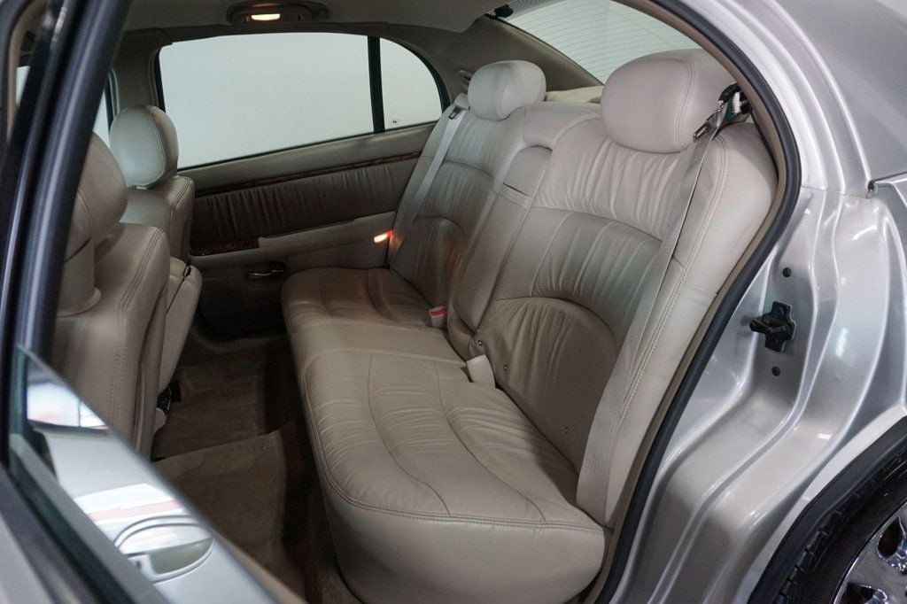 Used 2004 Buick Park Avenue Ultra FWD image 25